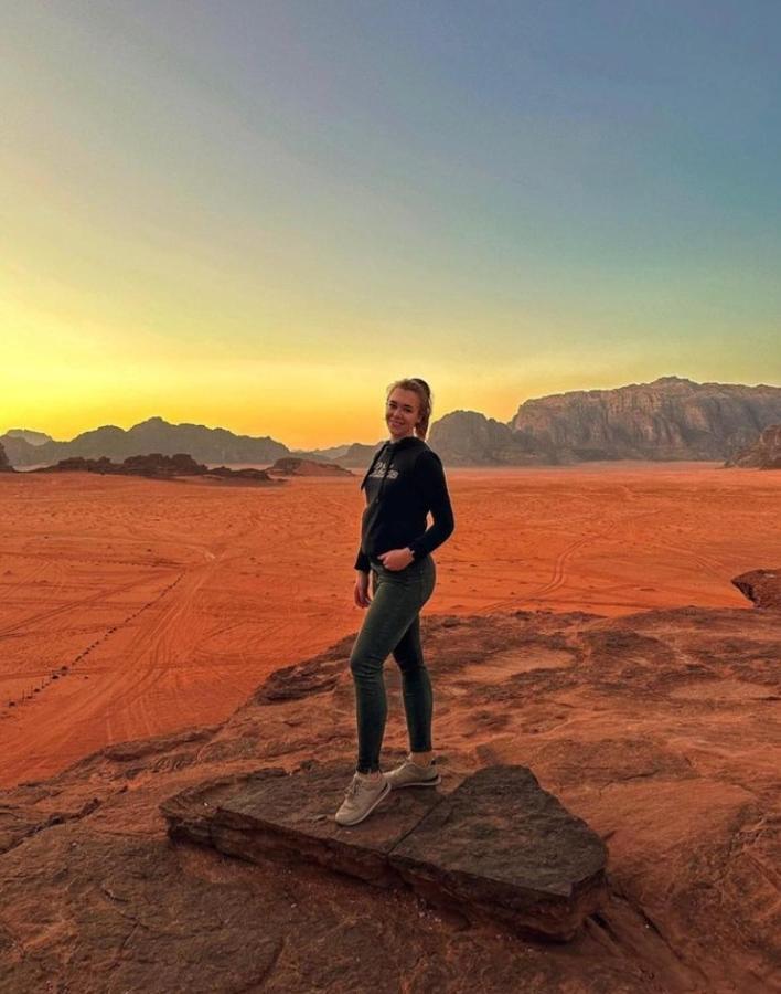Moon City With Jeep Trips Wadi Rum Exterior foto